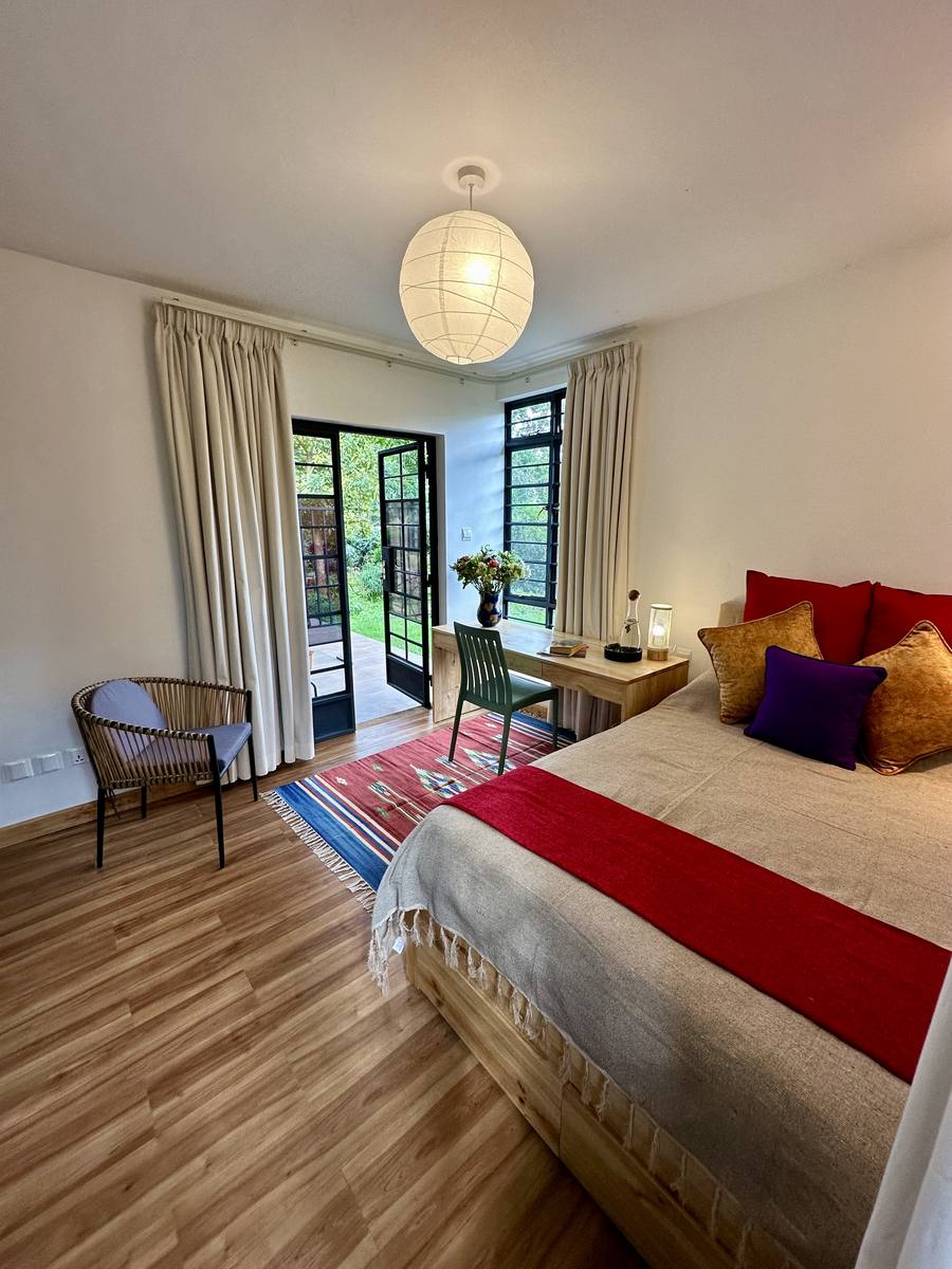 The Hedge - Gallery 19